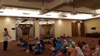 Suasana Ramadan Ceria di Masjid At-Tin, Taman Mini