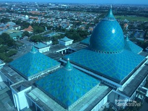 Ngabuburit di Ketinggian 99 Meter Surabaya