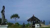 Bangunan yang ditemui di tepi Pantai Ngobaran