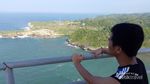 Ngeri-Ngeri Sedap Menatap Pantai Baron dari Mercusuarnya
