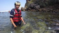 Foto selfie karena takut masuk ke dalam air