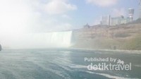 KAPAL YANG SAYA NAIKI SEDANG MENDEKATI HORSESHOE FALLS.