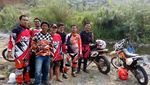 Nikmati Alam Hambalang Naik Motor Cross, Seru Banget!