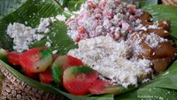 Mantappp: Kue mata roda, cenil, dan beragam jajanan berbahan dasar singkong khas Jawa Tengah bisa ditemukan di Pasar Slumpring