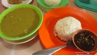 Seporsi soto Medan siap di santap