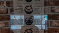Daftar menu dan harga dari hidangan Restoran ini.