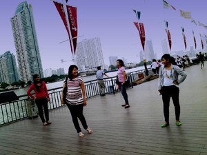 Nongkrong Asyik di Pasar Malam Paling Gaul Se-Thailand