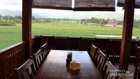 Ruangan lantai dua. Restoran ini juga berfungsi sebagai kafe