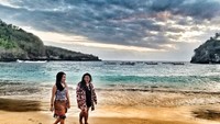 Crystal beach yang menggoda.