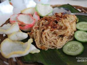 Nyam! Nikmatnya Ketoprak Khas Betawi