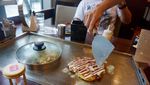 Nyobain Okonomiyaki Langsung di Negara Asalnya