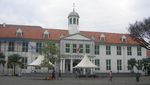 Nyonya Tua yang Semakin Genit Bersolek