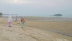 Nyore di Pantai Tanjung Pendam Belitung