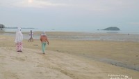 Pantai Tanjung Pendam kala surut