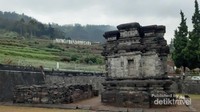 Candi tepat di perbatasan dengan Kabupaten Banjarnegara