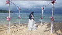 Sesi Foto di Pantai Menggunakan Hanbok