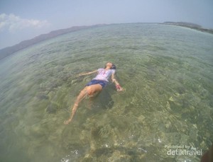 Oh Lombok, Kenapa Lautmu Begitu Indah?