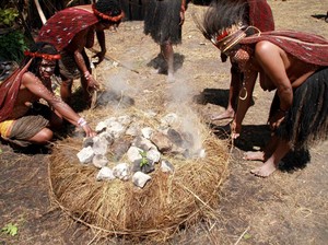Orang Papua Punya Cara Memasak yang Paling Sehat