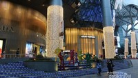 Salah satu  pusat perbelanjaan yang ada di Orchard Road.
