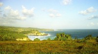 terlihat pantai klayar di sebelah timur