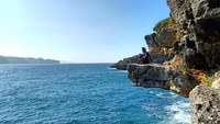 tepi tebing pantai srau