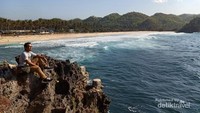 Naik Perahu menyisir sungai maron