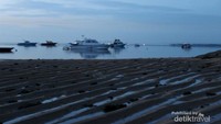 Suasana Pantai sebelum terbitnya matahari
