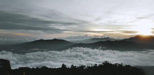 Pagi yang Eksotis dari Gunung Prau