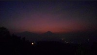 Pemandangan sesaat sebelum matahari terbit.