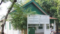 Bangunan yang terdapat di dalam Taman Daan Mogot