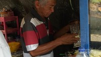 Proses Pembuatan Rujak Es Krim yang diserut
