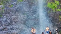Jadi pengen ikutan main air gak sih