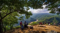 Pemandangan dari Gardu Pandang Kebun Buah Mangunan.