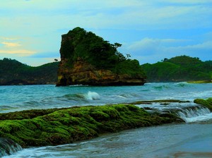Pantai Bajul Mati, Satu Lagi Pesona dari Malang