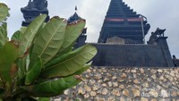 Pura di Pulau batu yang menyerupai landskap Tanah Lot Bali