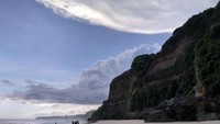 Kemegahan Pantai Mbawana