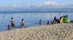 Pantai? Bukan, Ini Tepian Danau Toba