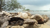 Selamat datang di Pantai Buntu, Pulau Bangka