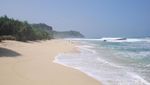 Pantai Buyutan di Pacitan, Belum Banyak Orang Tahu