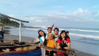 Selfie ria di Pantai Ciantir