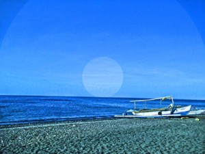 Pantai di Bali Ini Punya Taman Laut yang Cantik