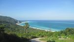 Pantai di Kupang Ini Dihiasi oleh Batu Warna-warni