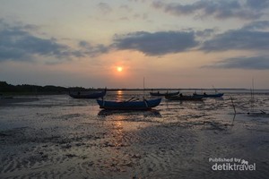 Pantai di Probolinggo Juga Punya Sunset Menawan