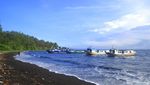 Pantai di Pulau Anak Krakatau, Tak Kalah Cantik