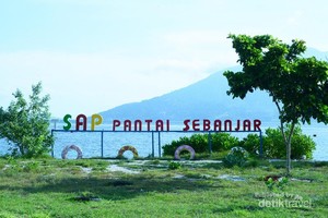 Pantai di Pulau Ini Bikin Jatuh Hati