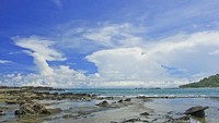 Langit biru Karang Taraje