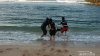 bermain air dengan semangat