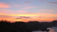 sunrise yang sedang beranjak muncul