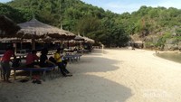 Salah satu sisi Pantai Drini.