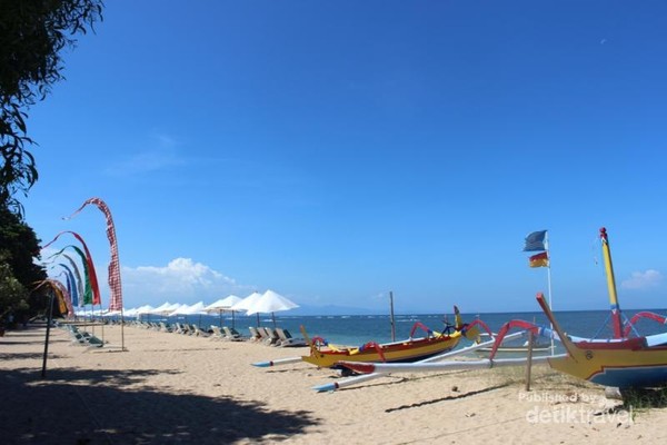  Pantai Duyung  yang Sepi di Bali